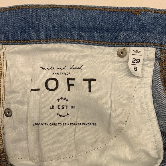 Ann Taylor Loft Blue Distressed Denim Jean Shorts Blue Wash Size 8/29 - Picture 8 of 13